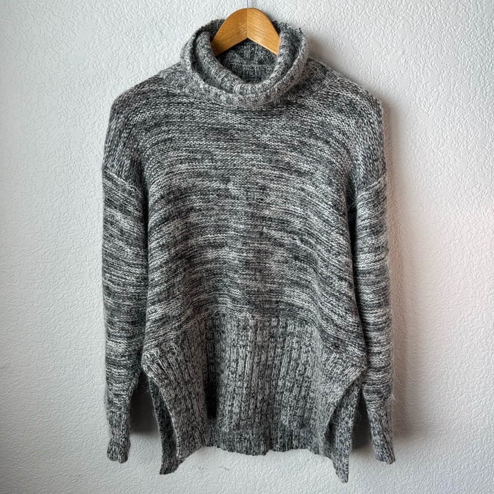REFERENCE POINT Petites Silk / Mohair Black and Grey Turtleneck Sweater SZ M